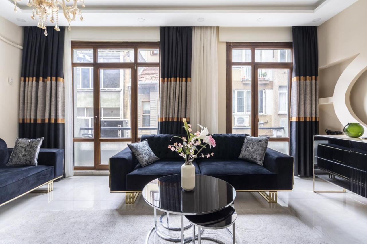 Central Flat With Balcony In Inonu Sisli Appartamento